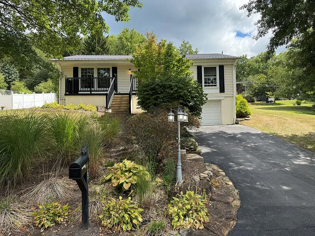 1233 Wren Drive photo 1