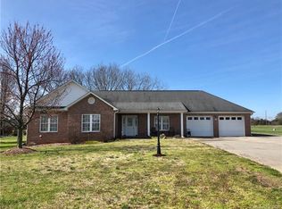 1011 Walnut Springs Ct, Dallas, NC 28034