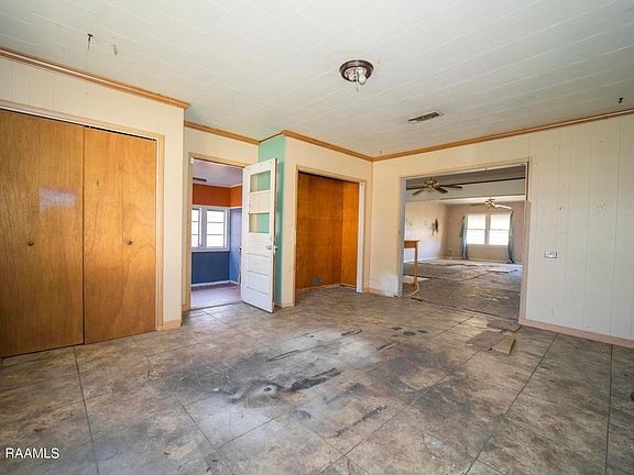4th image of 126 Nita St