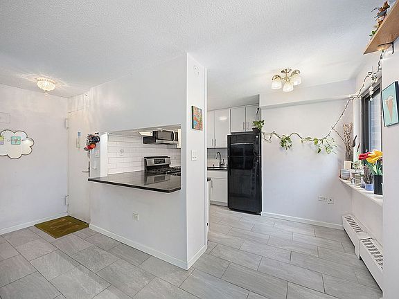 2nd image of 77 Fulton St APT 8G