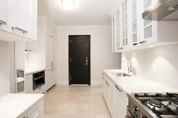 Rented by Stonehenge NYC LLC | media 32