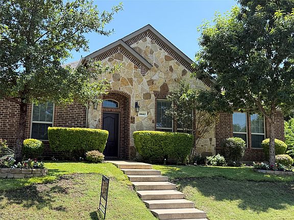 3rd image of 2607 Idlewood Dr