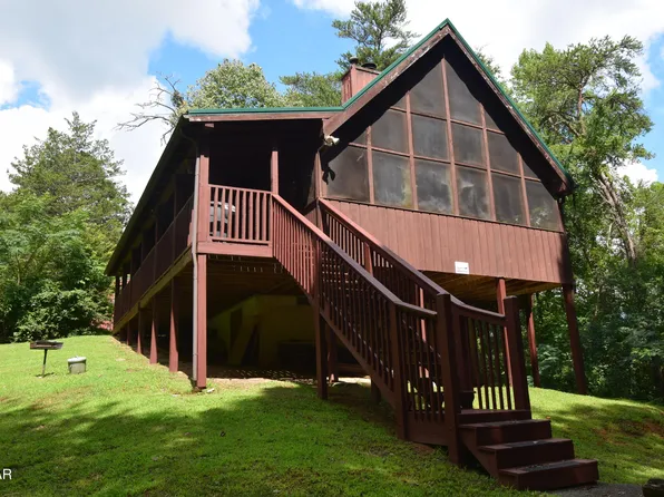 1502 Ridgecrest Dr, Pigeon Forge, TN 37876