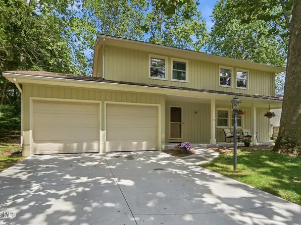 5557 Radcliffe Rd, Sylvania, OH 43560
