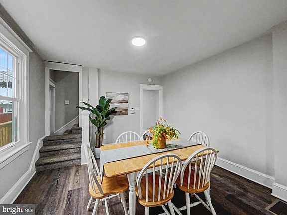 5th image of 126 1/2 3rd St