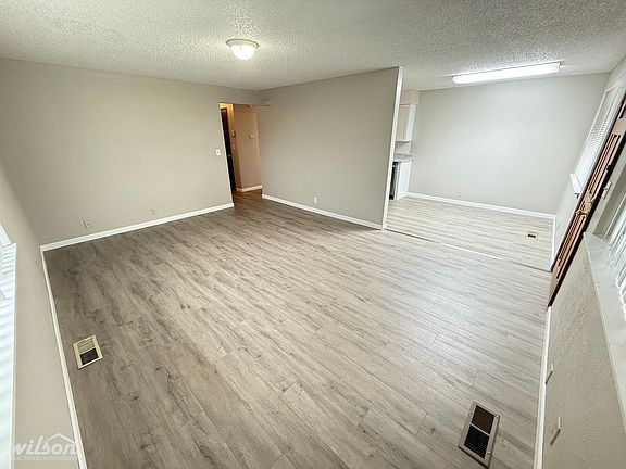 2nd image of 1112-1114 W Fremont Ave #1112
