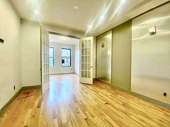 3rd image of 1438 Greene Ave #2LL