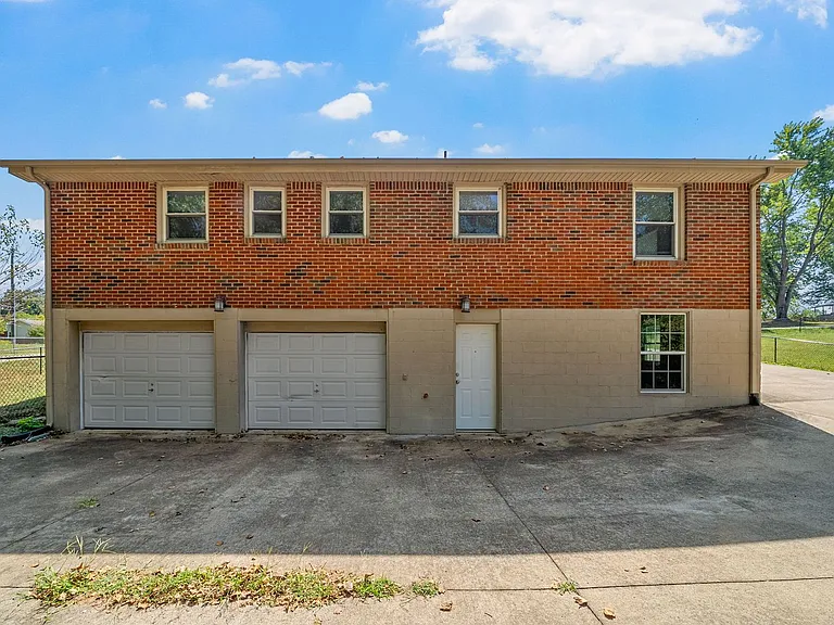 809 Pollard Rd — Photo 28