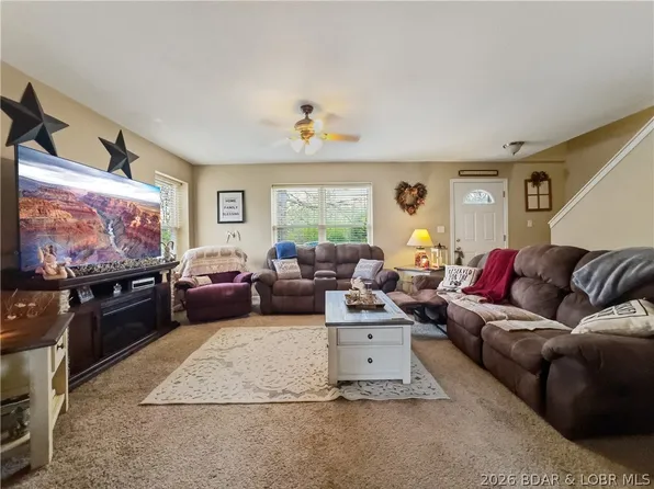 150 Kinchlow Ranch Dr, Sunrise Beach, MO 65079