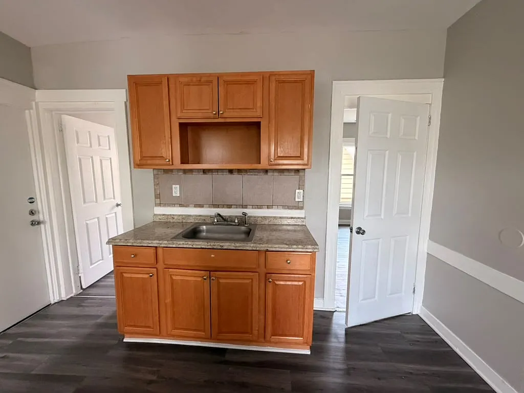 3 bed, $1,595 — Photo 3