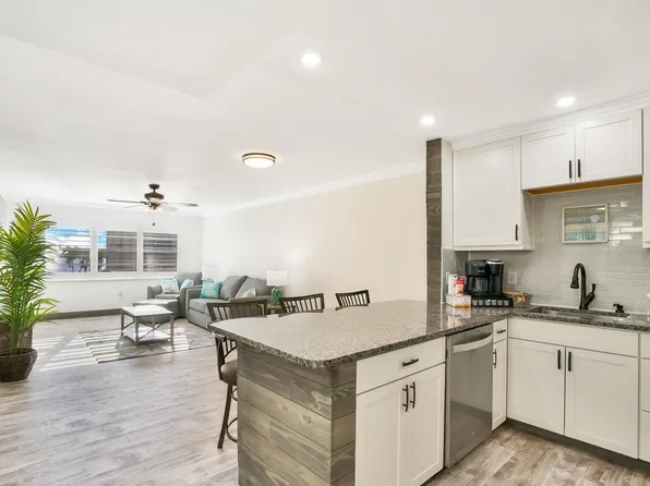 1502 S Lakeside Drive #206, Lake Worth Beach, FL 33460