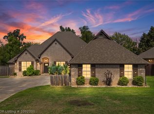1501 Crystal Ct, Fort Smith, AR 72916