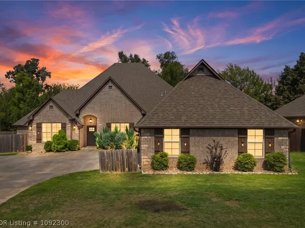 1501 Crystal Ct, Fort Smith, AR 72916
