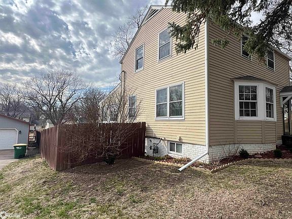 2nd image of 814 N Sycamore St