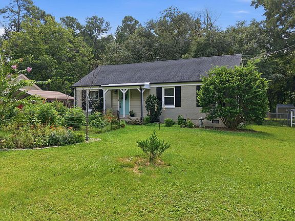 2nd image of 111 Emerald Cir