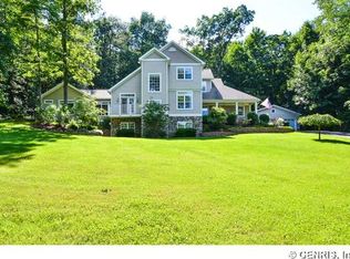 3904 Acorn Hill Dr, Canandaigua, NY 14424