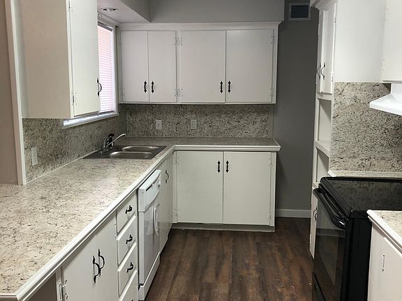 5th image of 3406 Robinhood Ln