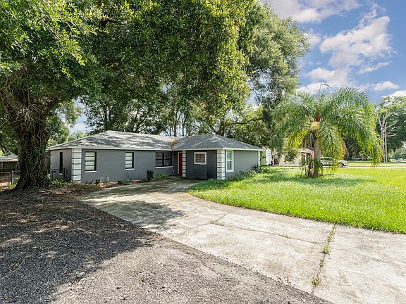 Welcoming home with available roomsyour ideal spot for comfort and convenience