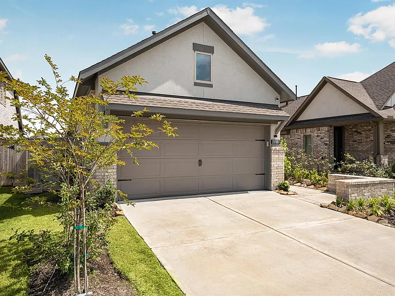21107 Armstrong County Dr — Photo 2