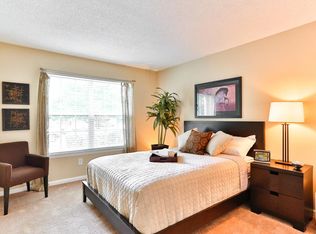 10101 Plum Creek Ln APT H, Charlotte, NC 28210