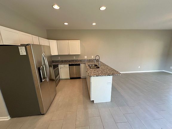 3rd image of 390 Armstrong St #B