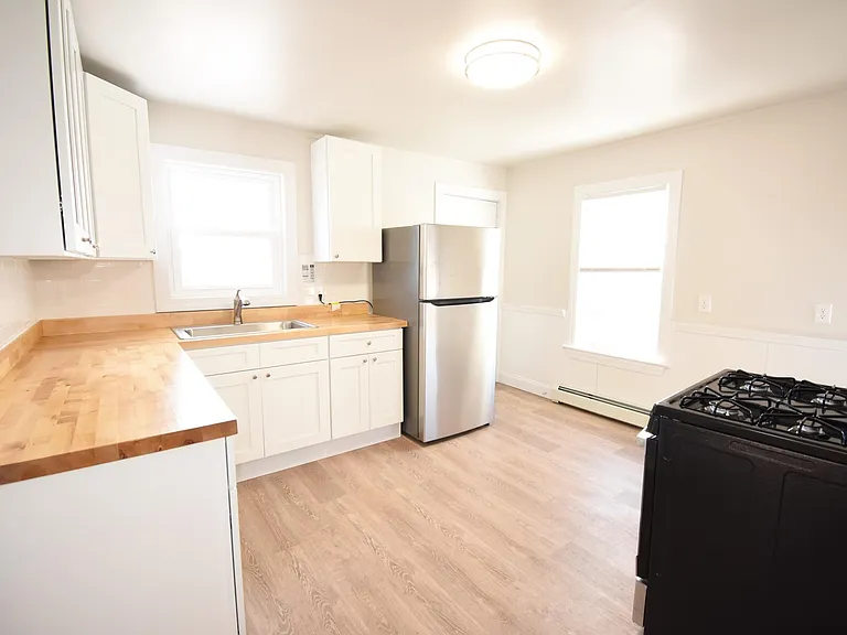 174 Main Rd #2 — Photo 3