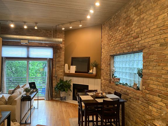 5th image of 3347 N Oakley Ave APT 202