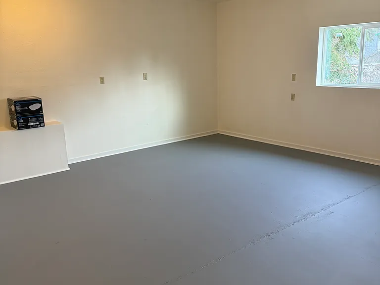2215 Water Ave NE — Photo 2