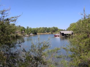 4 Oyster Point Dr, Reedville, VA 22539