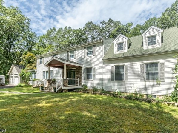 15 Rock Hollow Rd