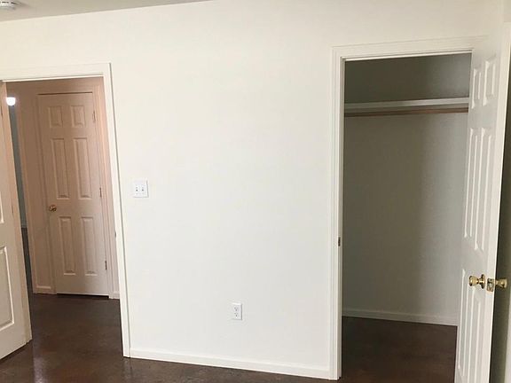 5th image of 2628 Mary St