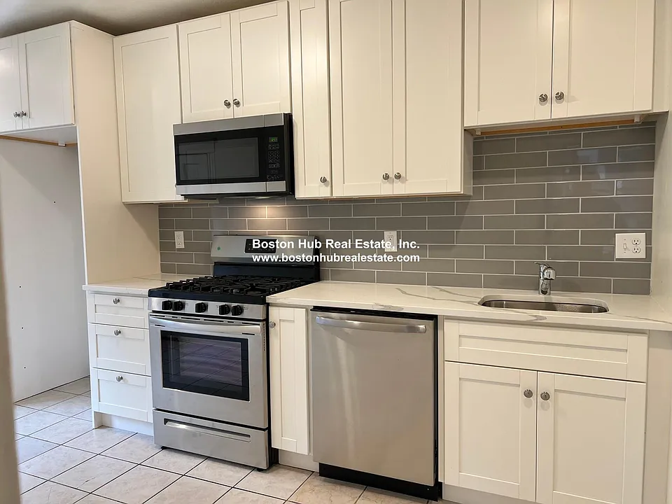 48 Endicott St #2L