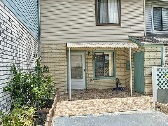 2nd image of 287 Nottingham Pl