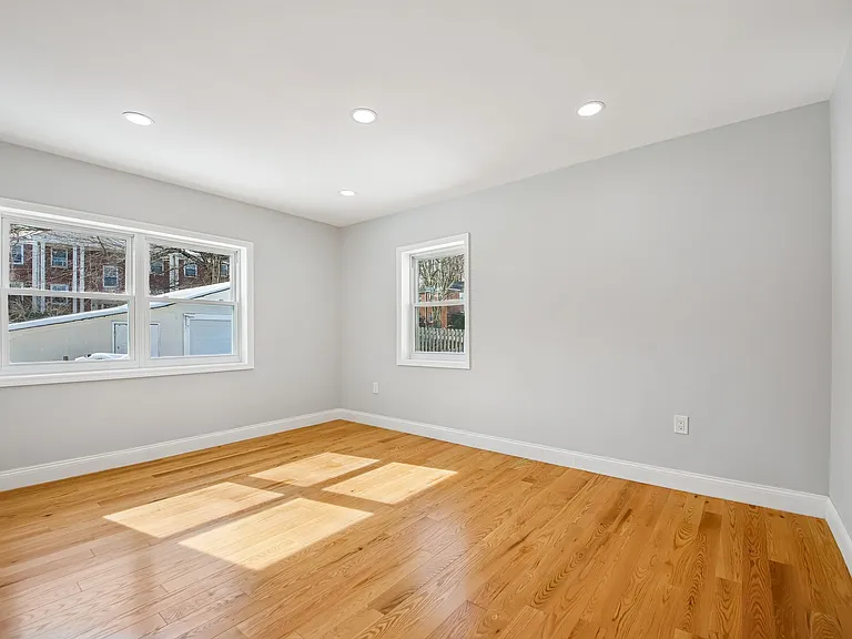 20 Edgar St — Photo 22
