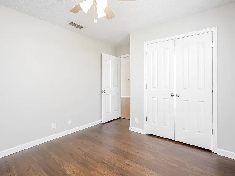 3327 Velvet Ct — Photo 13