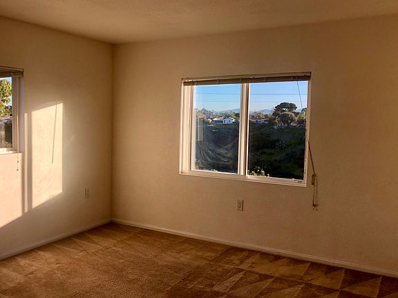 5th image of 4393 Clairemont Dr Unit 2