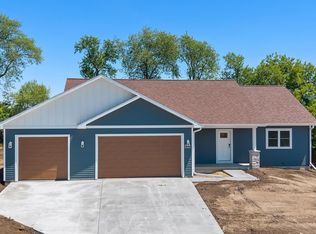 322 Roosevelt St, Baraboo, WI 53913