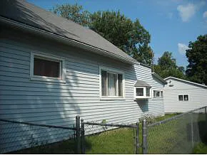 1111 Monroe St photo 1