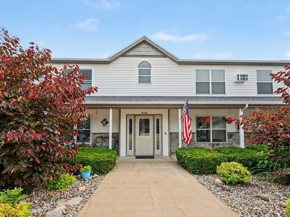 609 Trinity Dr Unit 4, Caledonia, MI 49316