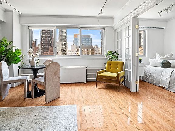 4th image of 401 E 65th St APT 12F