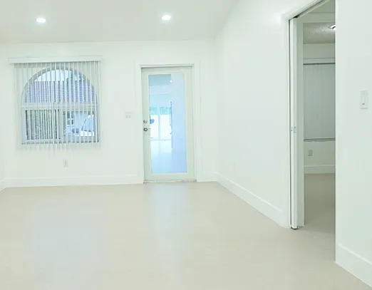 3 bed, 2.0 bath, 1274 sqft, $3,450 — Photo 2