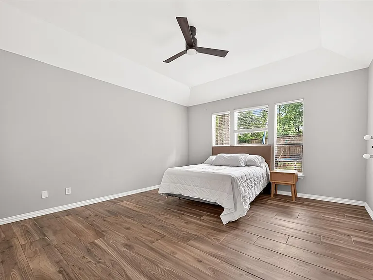 25507 Lyon Springs Ct — Photo 30