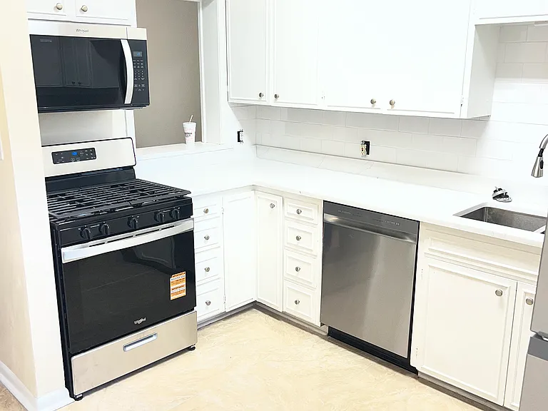 803 Ockley Dr #6 — Photo 4