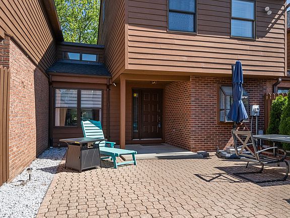 2nd image of 104 Patio Dr
