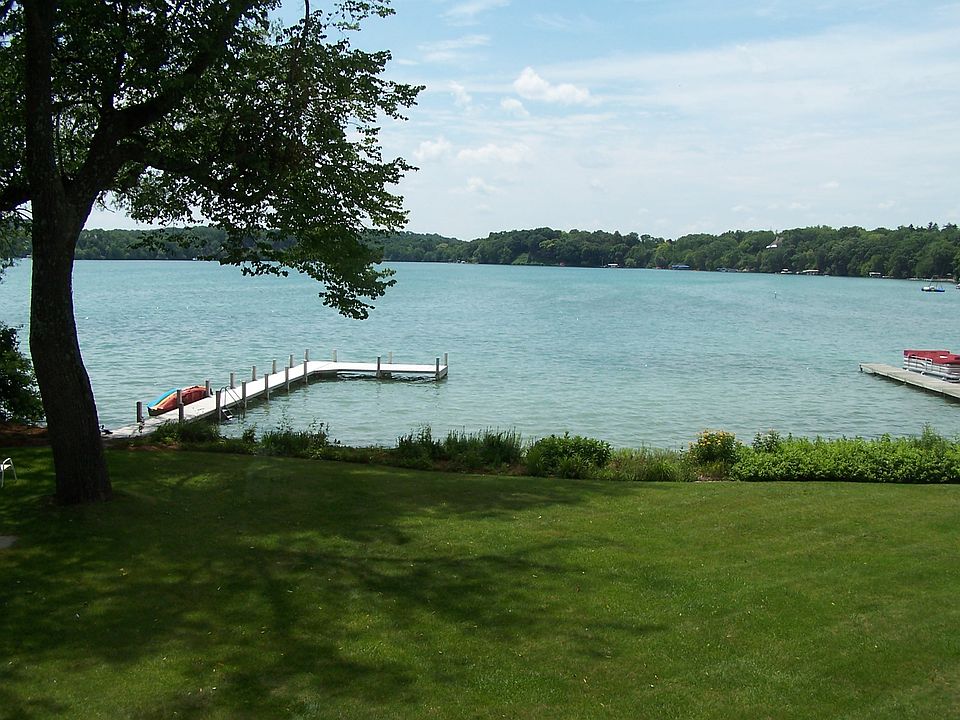 N64W31151 Beaver Lake Rd, Hartland, WI 53029 | Zillow