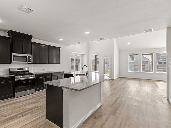 5th image of 3018 Myrtle Beach Ln