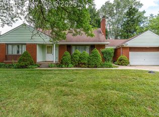 36066 Boyce Dr, Clinton Township, MI 48035
