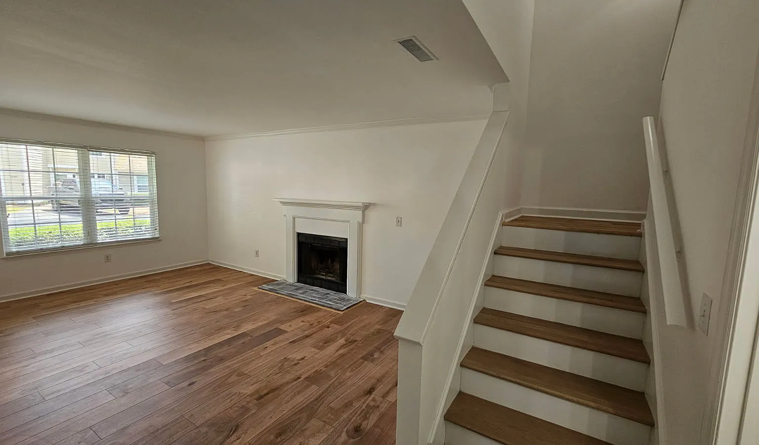 2 bed, 2.5 bath, 1125 sqft, $2,900 — Photo 1