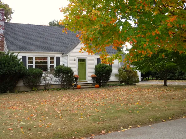 130 Ryegate Rd, Fairfield, CT 06824