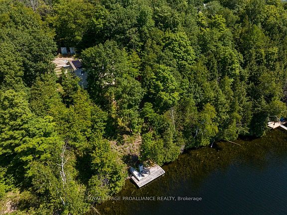 2nd image of 1076 Valley Ln
